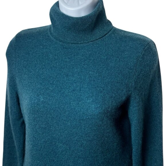 Charter Club 100% Cashmere Turtleneck Sweater  Luxury Cozy Cabincore Holiday XS - Picture 3 of 10